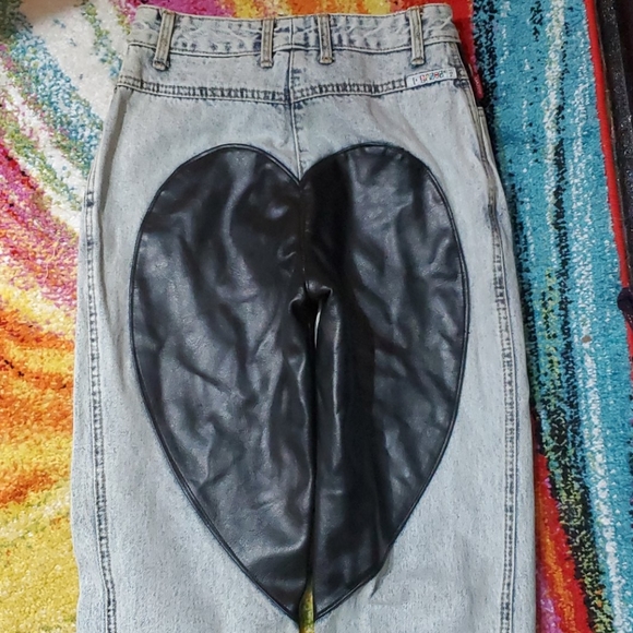 VINTAGE JEANS WTH A HEART SHAPE ON THE BACKSIDE - Picture 16 of 16